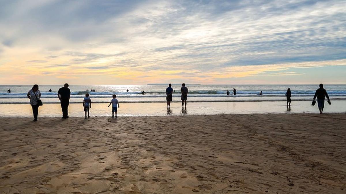 anglia-plaja-oameni-pandemie_21230400