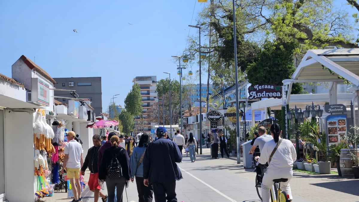 au-venit-pentru-mare-dar-au-votat-pentru-viitor-turistii-din-mamaia-si-vama-veche-mobilizare-neasteptat-de-buna-la-urne-constanta-in-topul-national-al-prezentei-la-vot-1_59530400