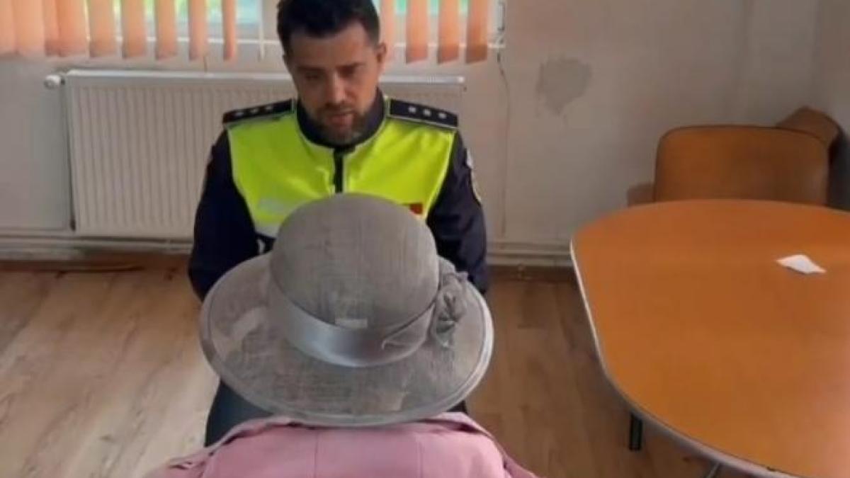 femeie-bani-aplicatie_90625600