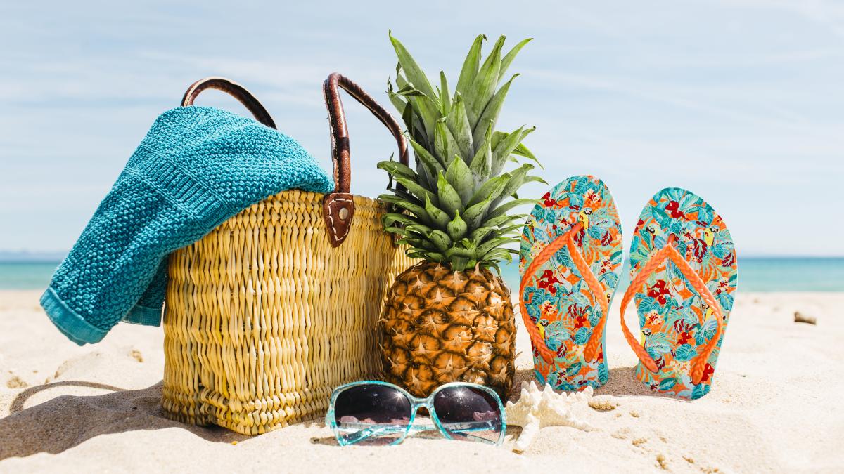 beach-background-with-beach-elements_57881500