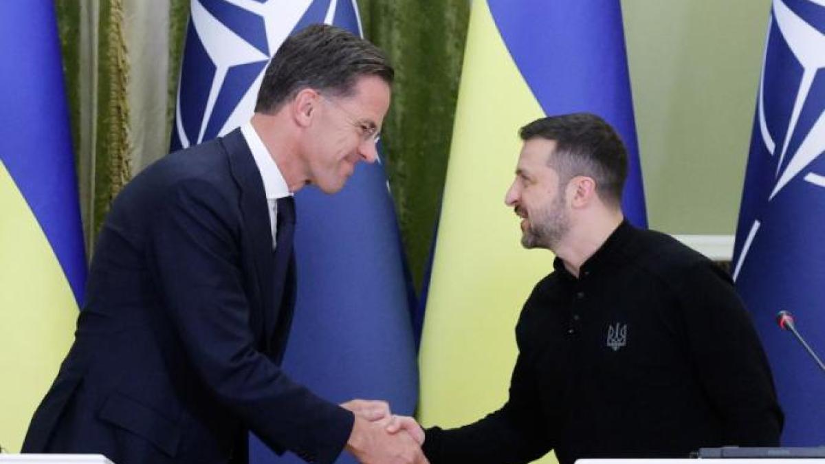 mark-rutte--noul-sef-al-nato--a-facut-o-vizita-la-kiev-prioritatea-mea-este-ca-ucraina-sa-castige-in-fata-rusiei_45313300