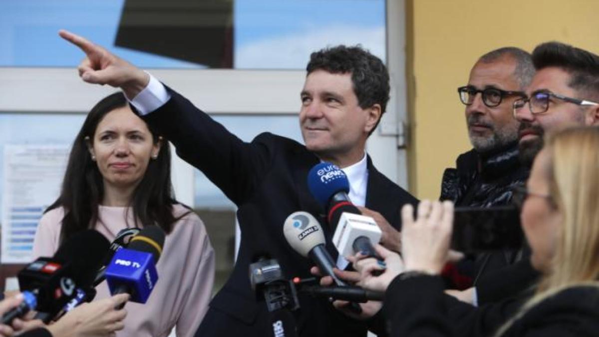 nicusor-dan-si-mirabela-gradinaru-2_67448200