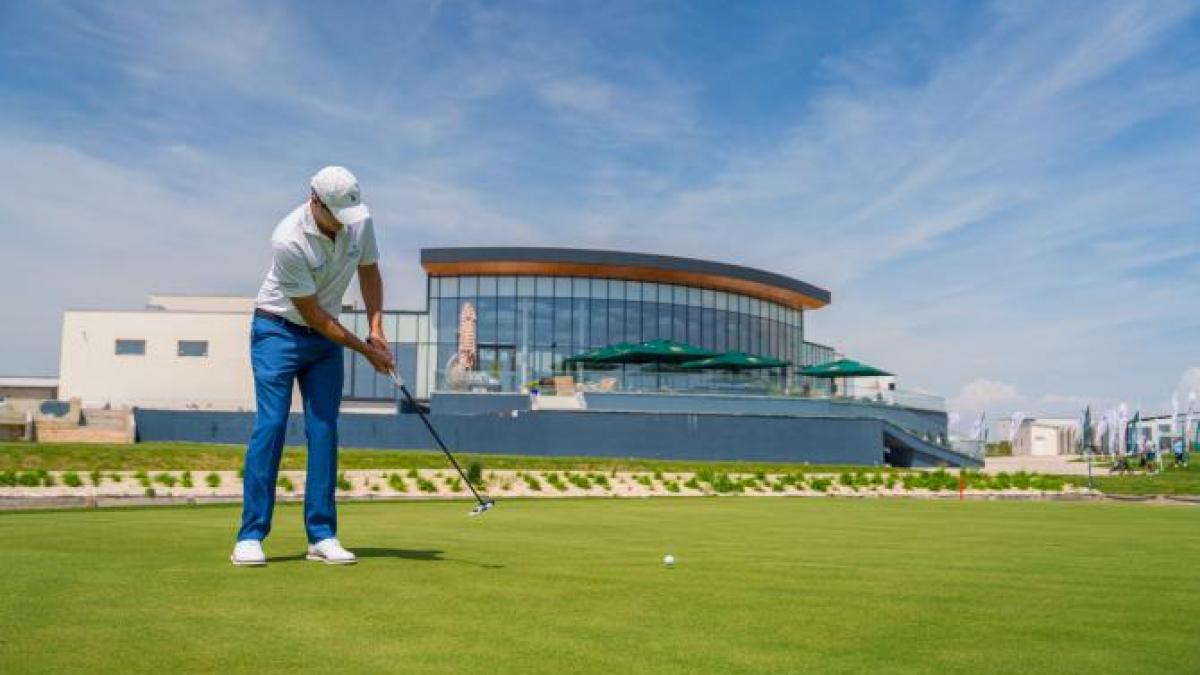 national-golf---country-club-2_29872600