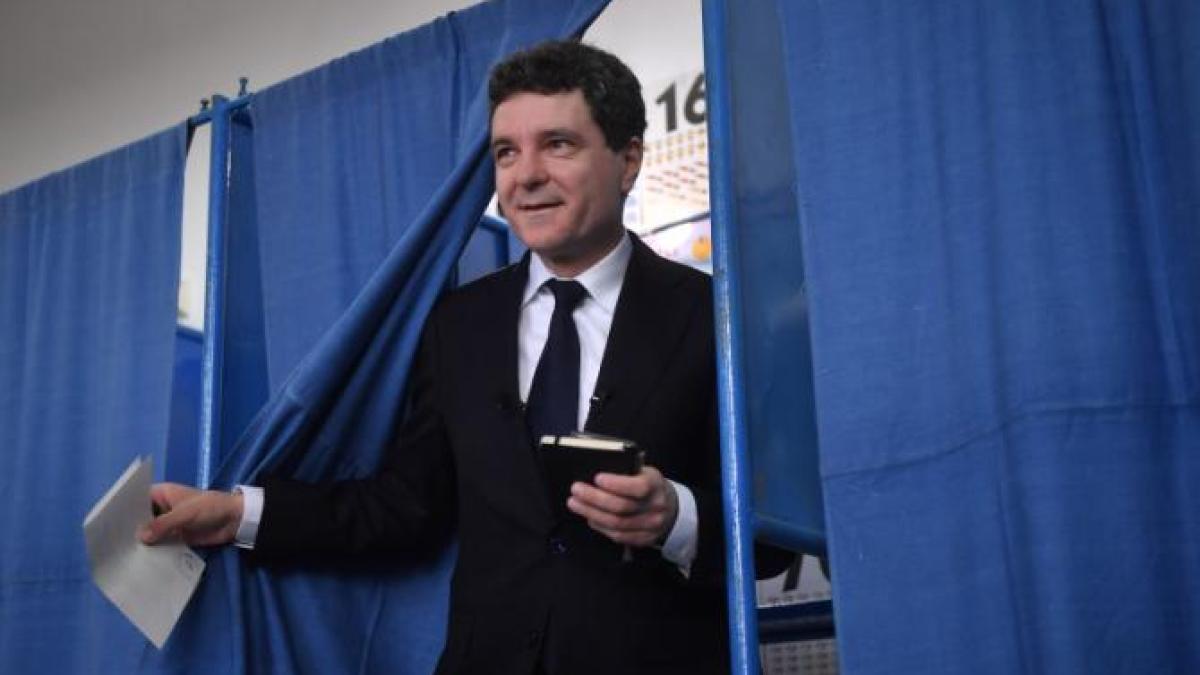 nicusor-dan--18-mai--turul-al-doilea-al-alegerilor-prezidentiale--fagaras-6_44322400