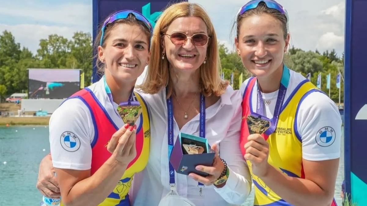 ancuta_bodnar_simona_radis_romania_canotaj_fb_80734300