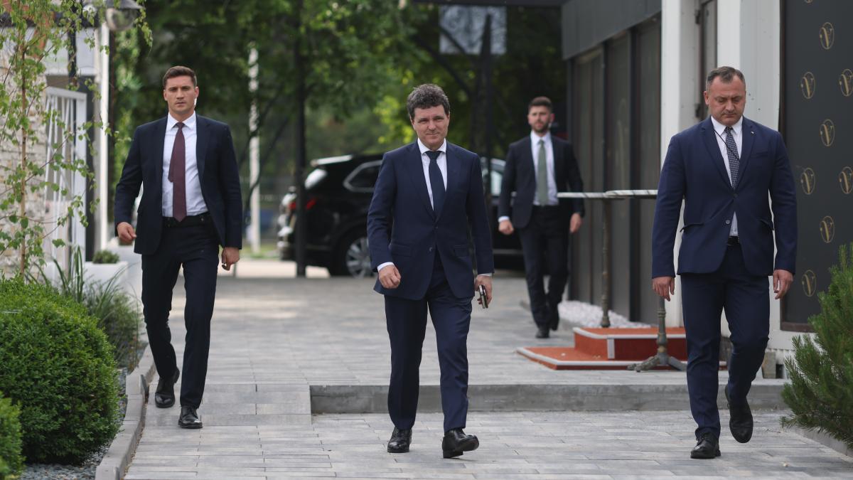 nicusor-dan-_inquam_photos_george_calin_60532300