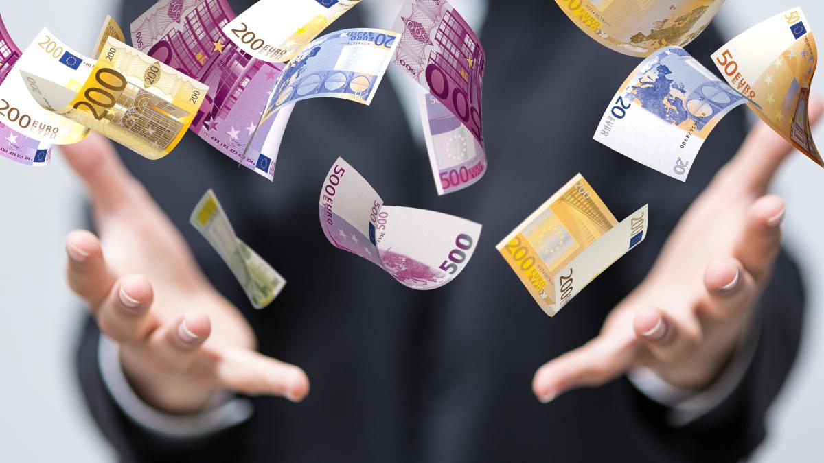 risipa-de-bani_85247800