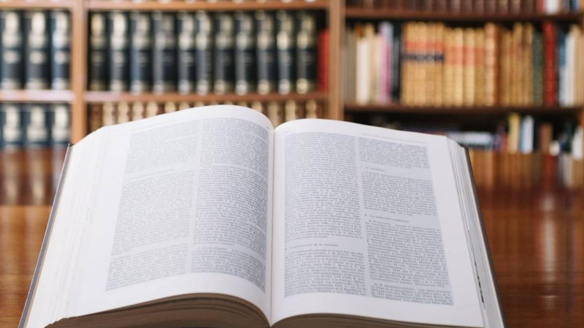 carte-de-drept-volum-lansare_27052000