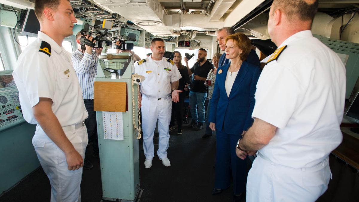 familia-regala_88850400