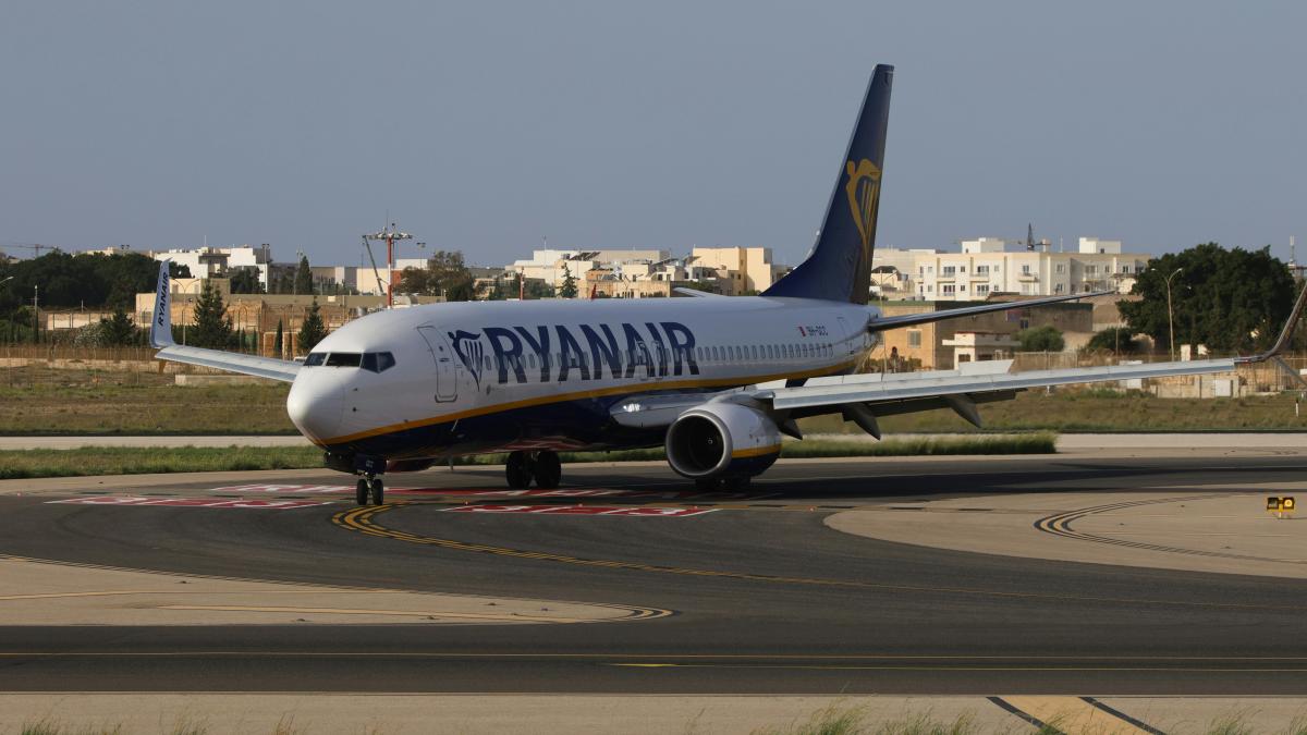 ryanair_24170100