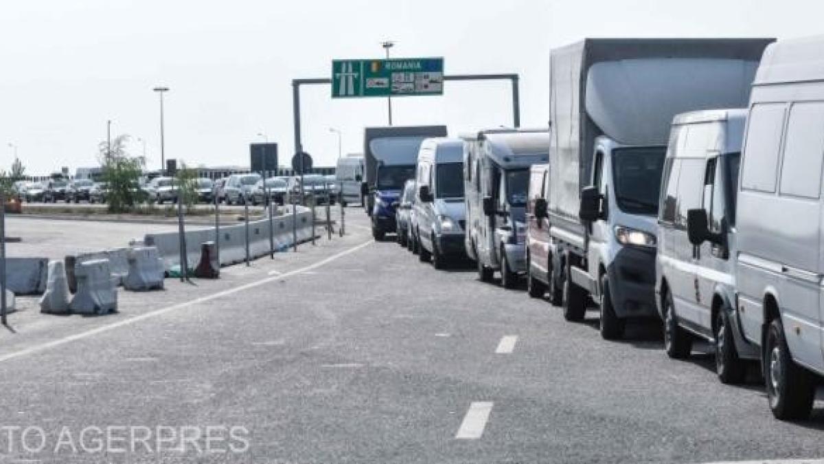 frontiera-romano-ungara--blocata--auritatile-din-ungaria-nu-permit-intrarea-si-iesirea-din-tara--cat-va-dura_10737200