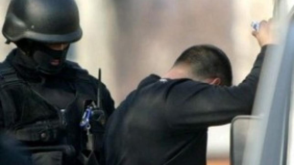 perchezitii-clanul-stanescu1