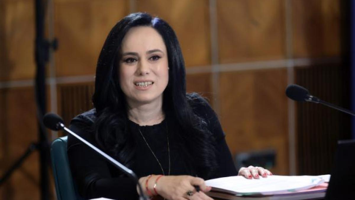 simona-bucura-oprescu_12930000