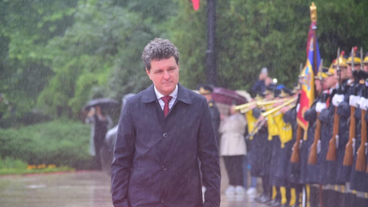 nicusor-dan-cotroceni-2_39190100