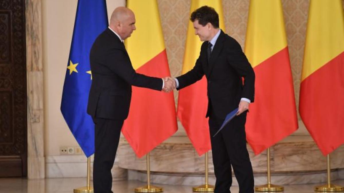 audierile-fulger-pentru-ministrii-guvernului-bolojan-au-starnit-un-val-de-reactii--domenii-cheie-si-oameni-fara-experienta--bogdan-chirieac-ne-au-prostit-pe-fata_49362700