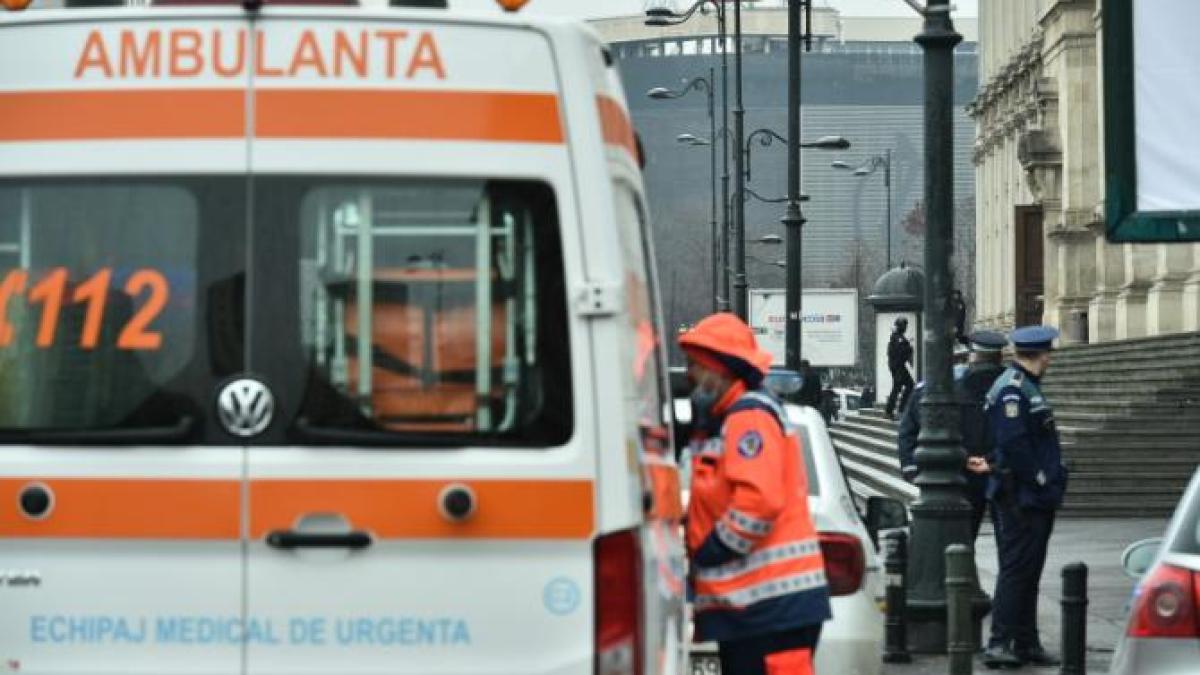 ambulanta-salvare--smurd-pompieri-2_08786700