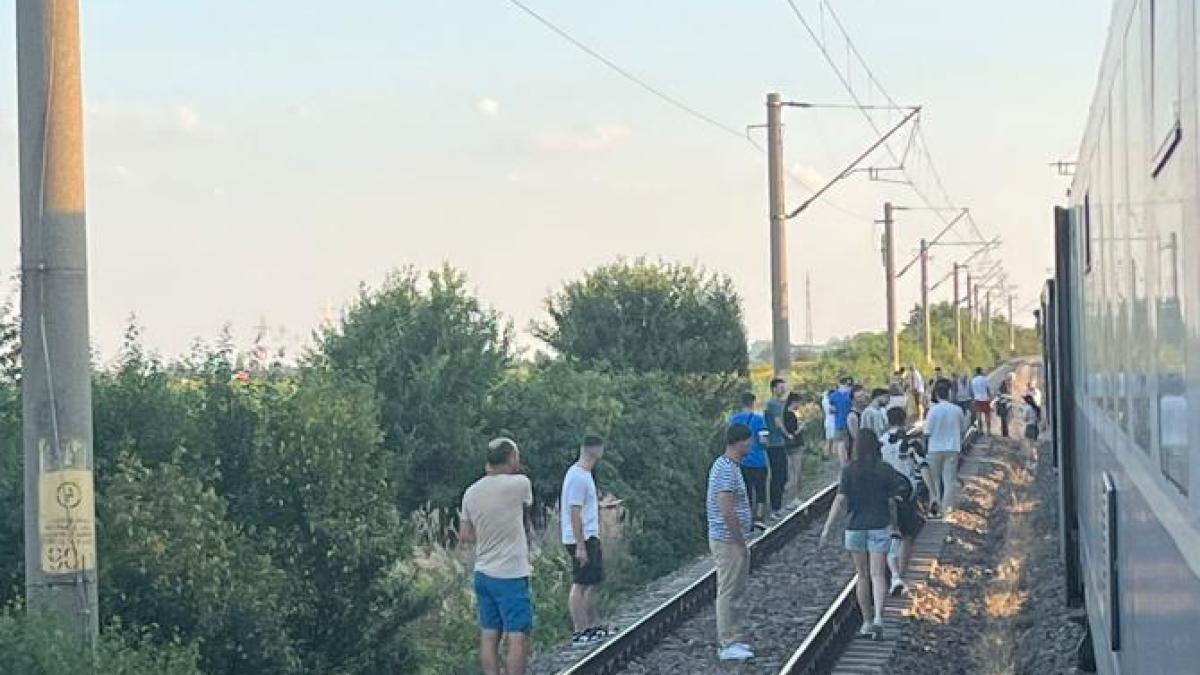 tren-oprit-in-camp_59363600