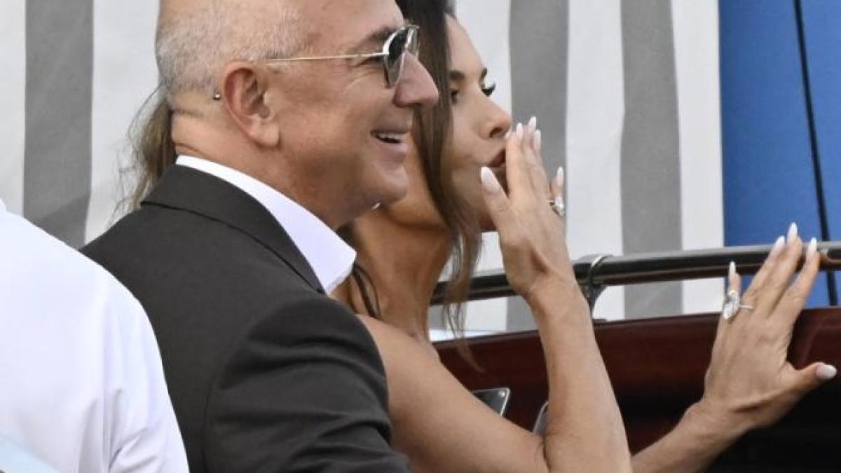 jeff-bezos-nu-s-a-zgarcit-deloc-pentru-lauren-sanchez-4_97934400