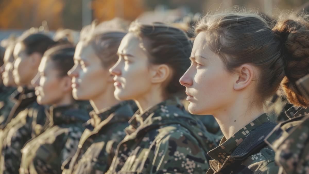 femei-armata-militari_14045900