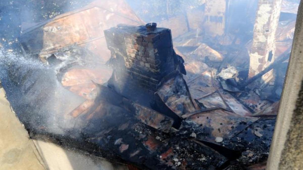 casa-incendiata-incendiu-ars_99907700