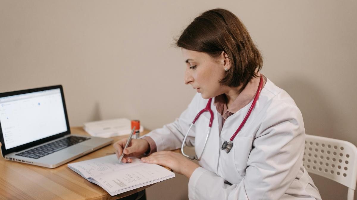 medic-doctor_36072400