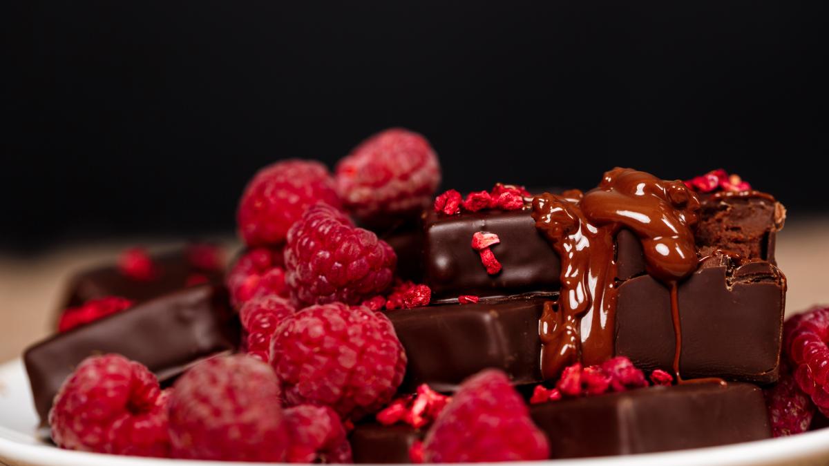 bomboane-cu-ciocolata-si-zmeura_75647400