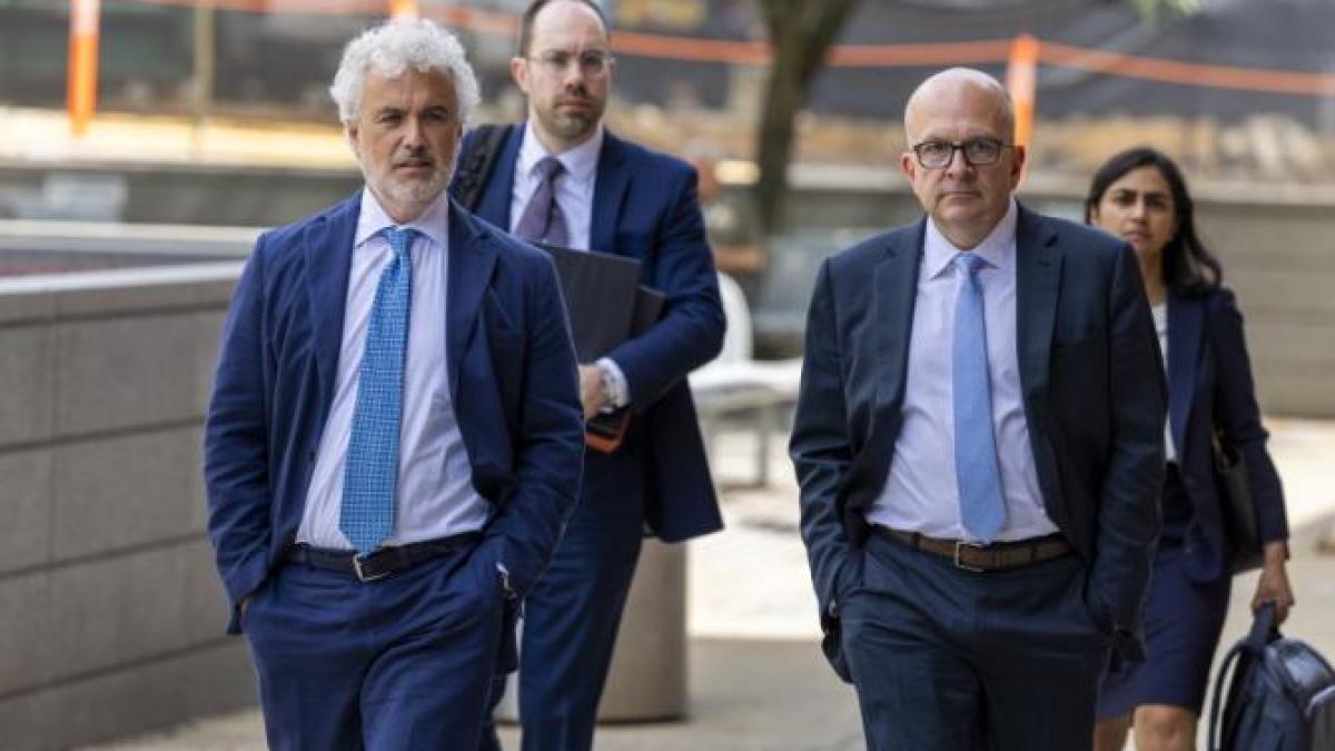 cambridge-analytica_39742900