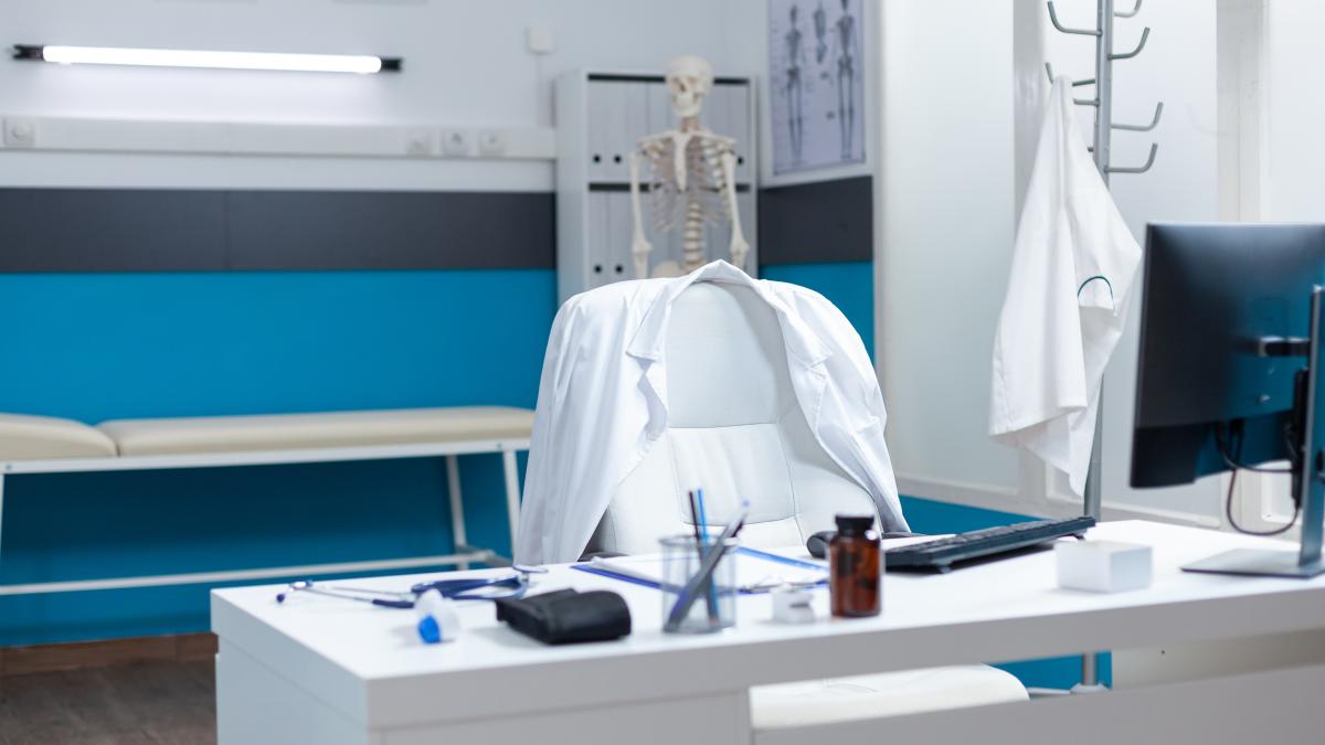 spital-cabinet-doctor_17231600