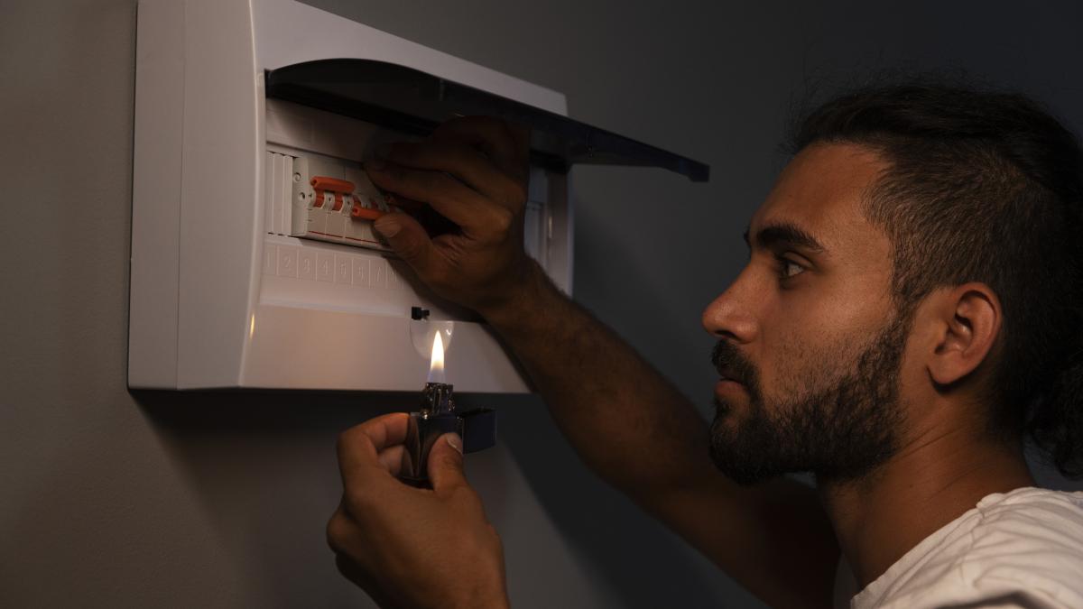 pericolul-unui-blackout-de-paste--romania-risca-sa-ramana-fara-curent-scenariul-abordat-de-bogdan-chirieac_50204800