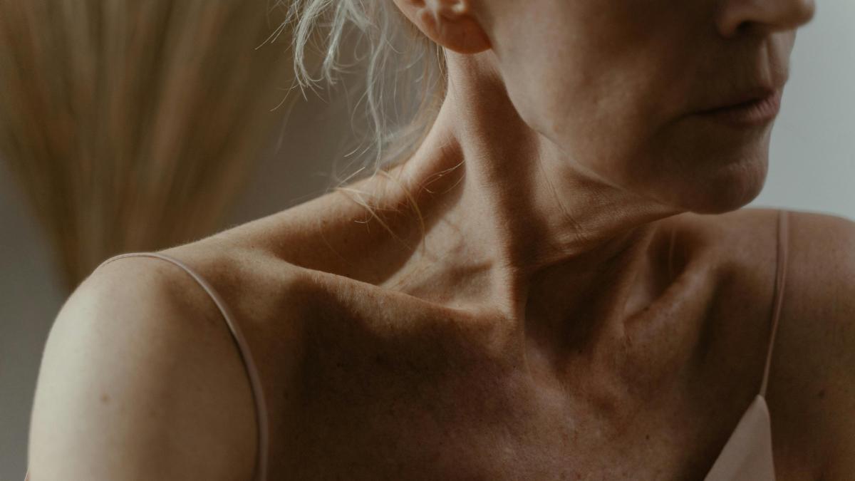 riduri-femeie-piele-pexels-ron-lach-8626069_17286300