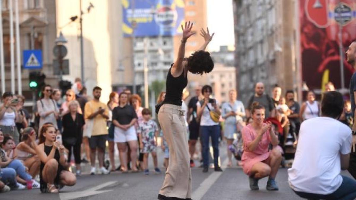 strazi-deschise-promenada-urbana-calea-victoriei_73159400