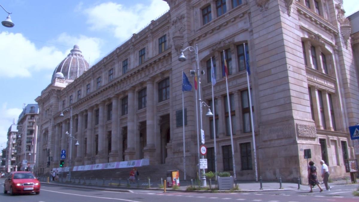 muzeul-national-de-istorie--uitat-de-autoritati--expozitii-la-parter--ruina-la-etajprc-c2prc-a0_77742300