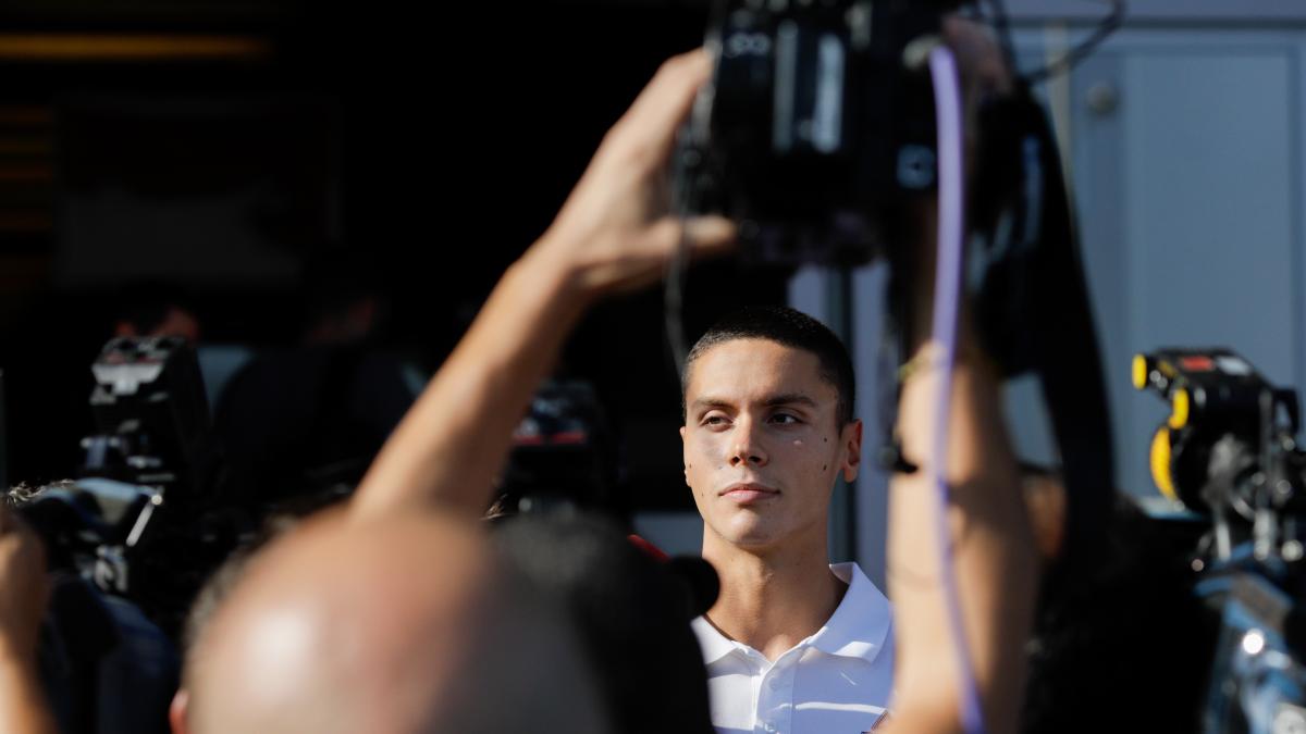 david-popovici-intoarcere-in-tara_87734100