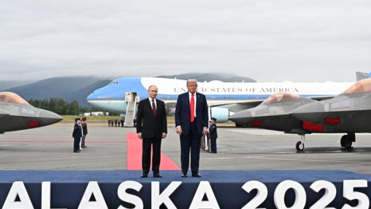 putin-trump-alaska_03354100