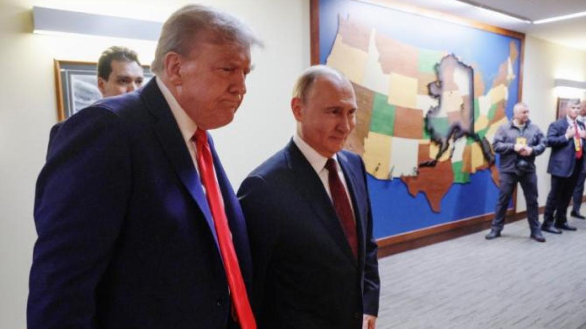 donald-trump-vladimir-putin-alaska-2025-12_52375100