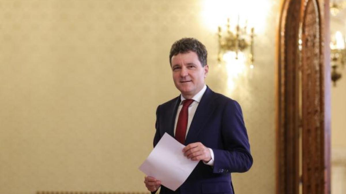 nicusor-dan_79238400