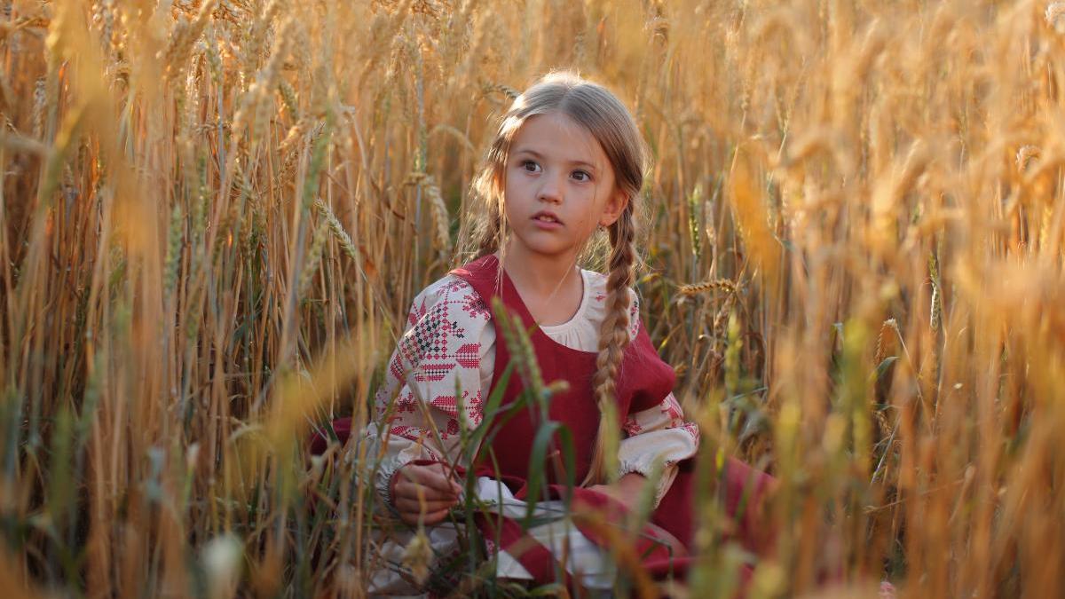 trei-tipuri-de-copii-romani-crescuti-in-diaspora--claudia-puiu-barraud-categoria-a-treia-mi-se-pare-cea-mai-periculoasa--si-sunt-multi--video_68688700_25245200