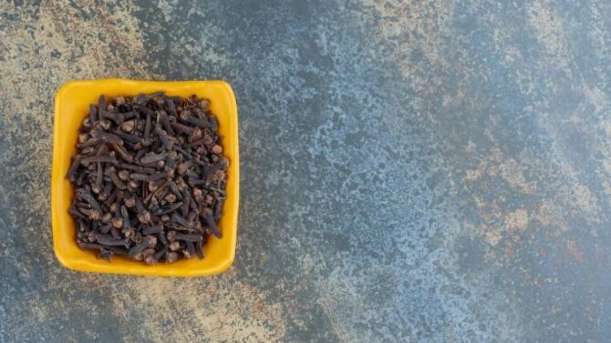 cuisoarele-si-beneficii-lor-pentru-sanatate--prepara-un-ceai-din-acest-condiment-parfumat_08635800