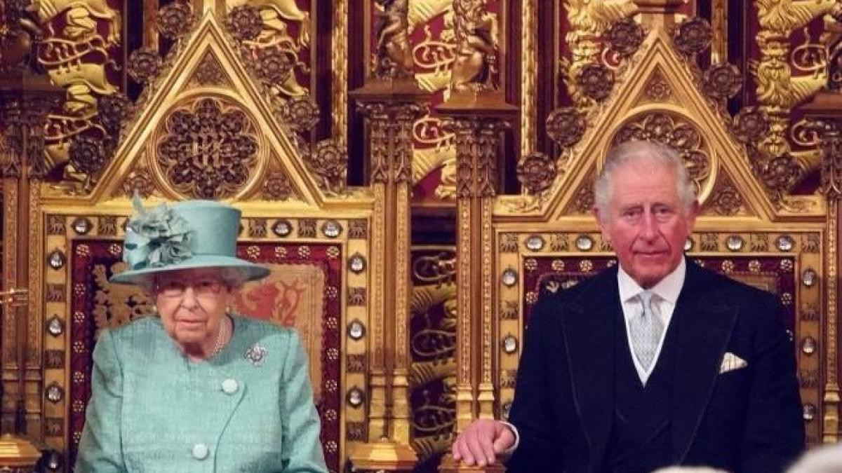 regina-elisabeta-tron_56487400