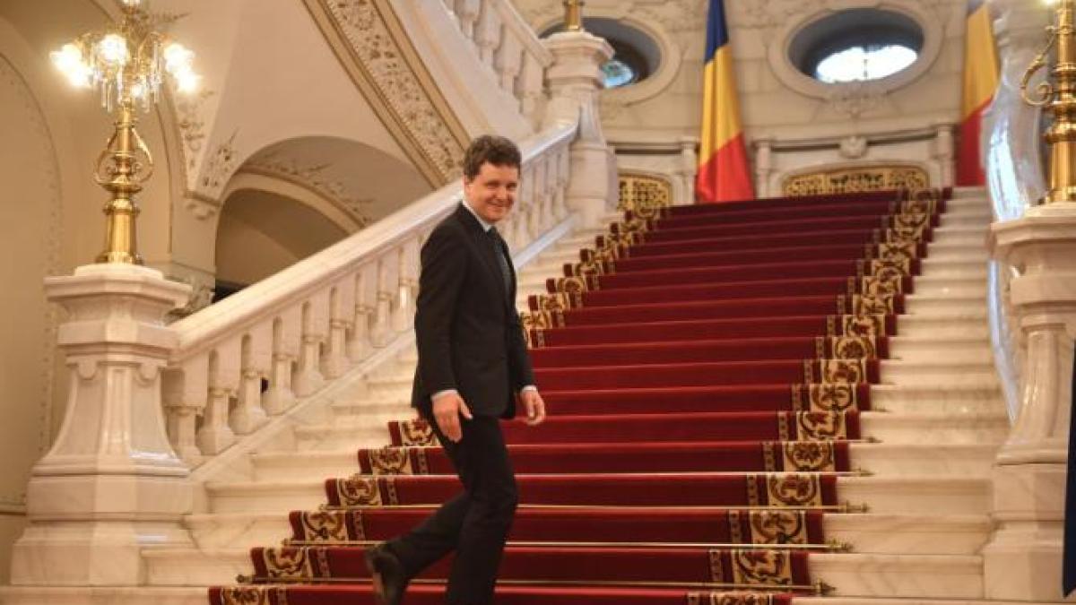 nicusor-dan_92202100