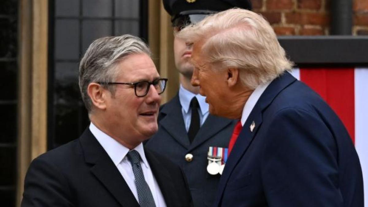 trump--avertismente-pentru-starmer-imigratia-ilegala-va-distruge-marea-britanie-din-interior--presedintele-il-indeamna-sa-trimita-armata-pentru-a-opri-criza_49414800