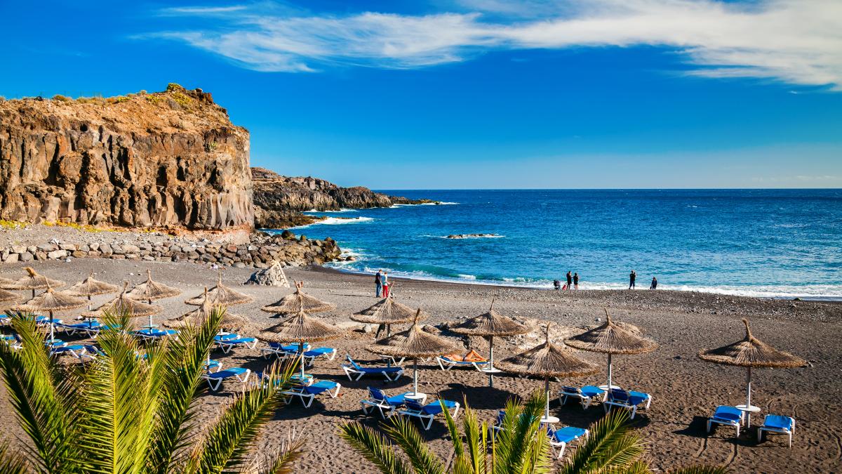 o-ticalosie-revoltatoare--american--dupa-cateva-zile-petrecute-in-tenerife-si-in-mamaia-romanii-seamana-cu-spaniolii--dar-unii-sunt-mai-corecti_80805600