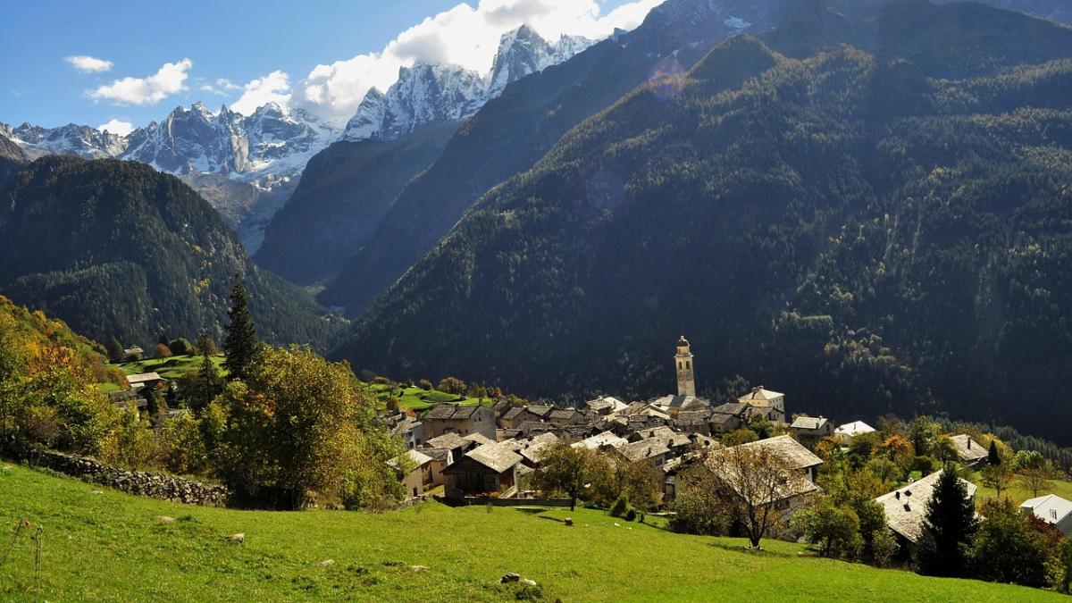 Un sat montan elveţian, nelocuibil de doi ani, din cauza riscului de alunecări de teren