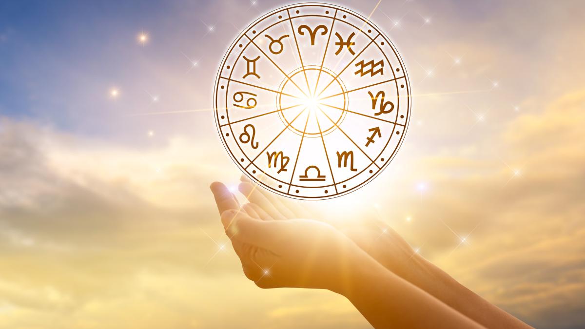 zodiac-signs-inside-horoscope-circle-astrology-horoscopes-concept-2