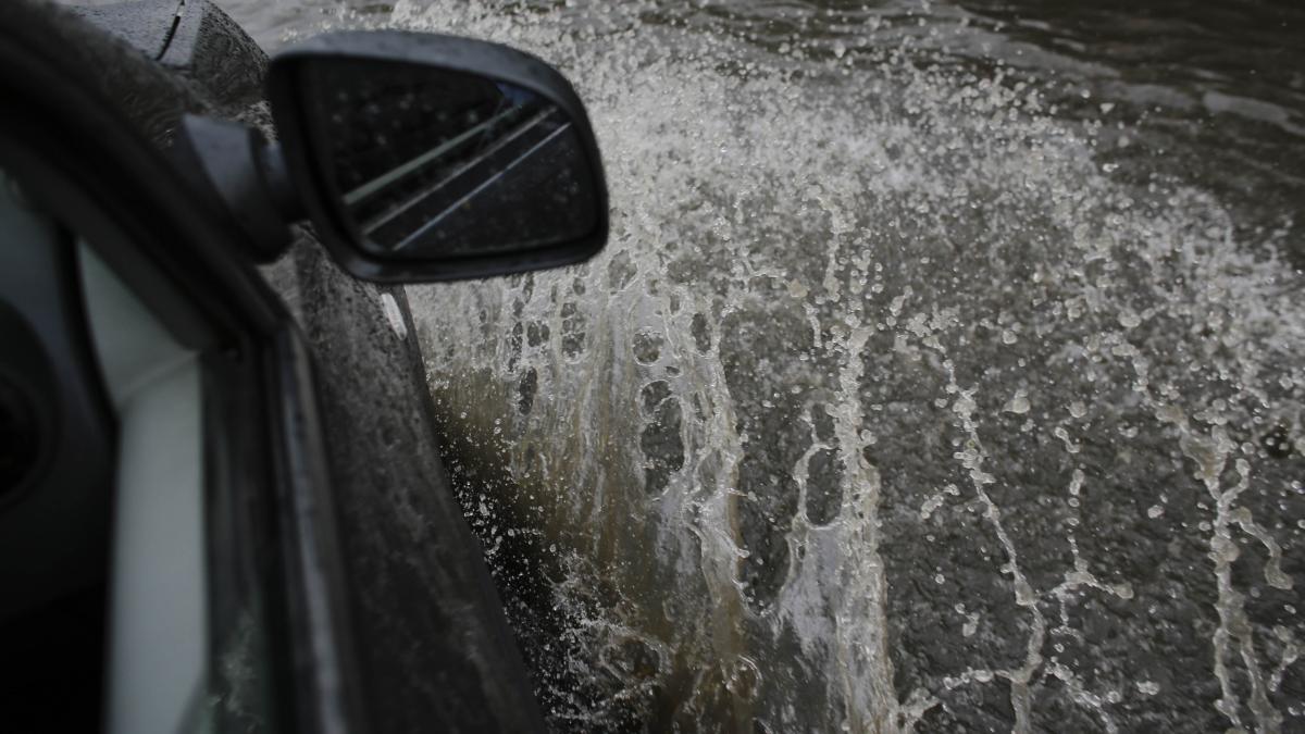  ploaie 
INQUAM_Photos_Octav_Ganea