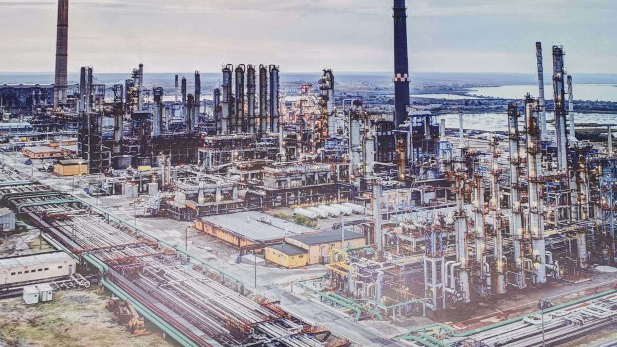 Incident grav la Rafinăria Năvodari. Scurgerile de amoniac au pus în alertă Garda de Mediu A fost contaminat aerul și solul