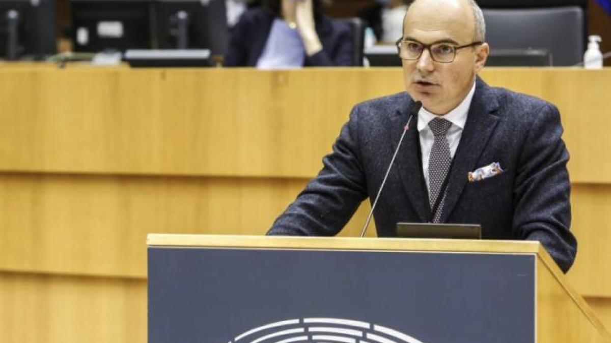 rares-bogdan-fb_87007300