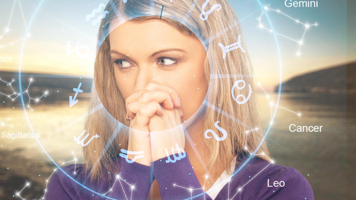 horoscope-love-aquarius-aries-astrology-background-ball