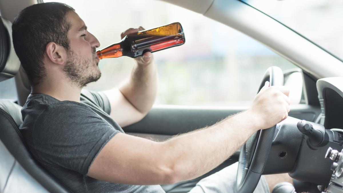 Record de inconștiență la Brăila. Șoferie la limita comei alcoolice Fără permis, dar cu 4,05 gl alcool în sânge