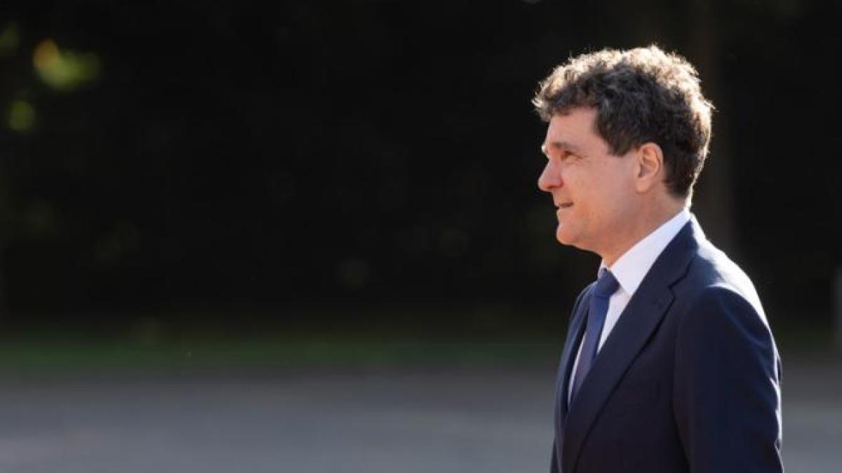 Cum "fentează" Nicușor Dan, cu zâmbetul pe buze, Constituția, când e întrebat pe cine susține pentru Primăria Capitalei